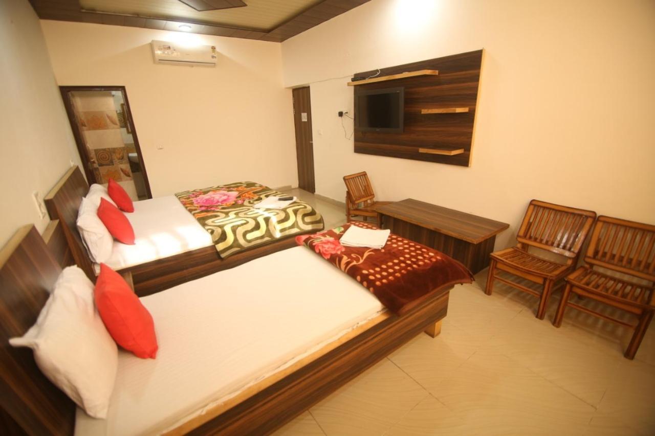 Hotel Amron45 Chandīgarh Exterior foto